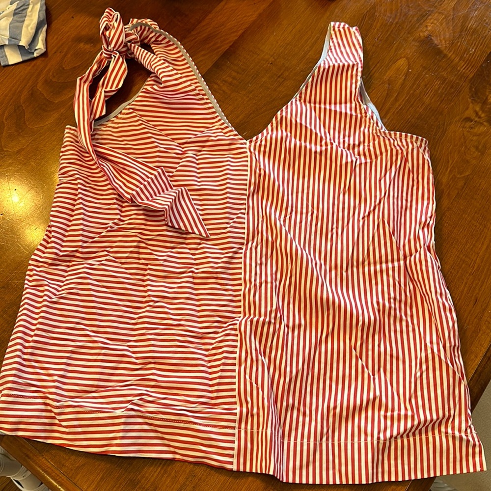 Vineyard vines red and white stripe top with bow